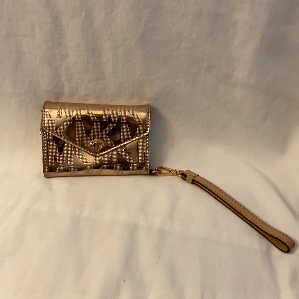 Michael Kors wallet small Rose Gold color good condition